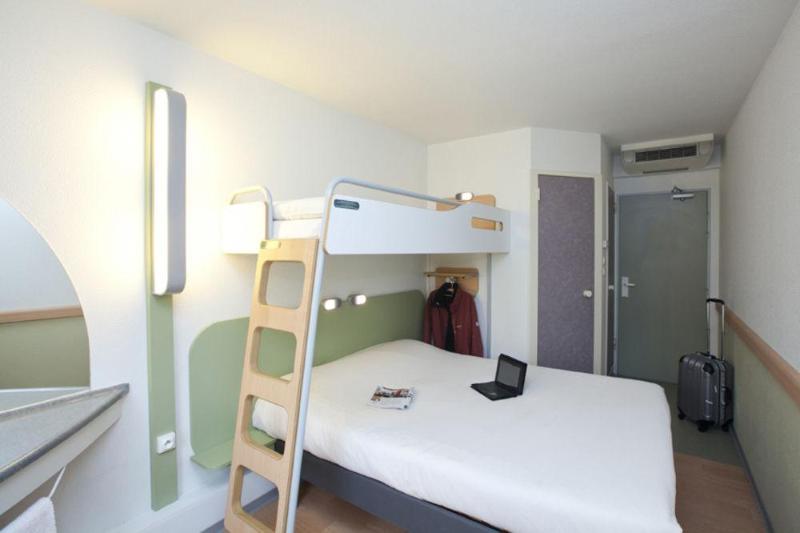 Ibis Budget Carcassonne La Cite Екстериор снимка